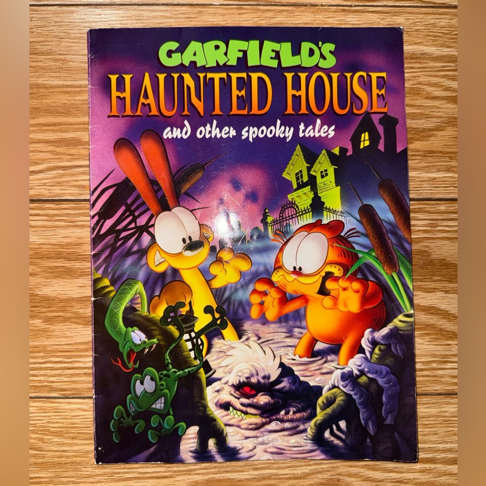 1994 Garfield's Haunted House and Other Spooky Tales Book Vintage 90s